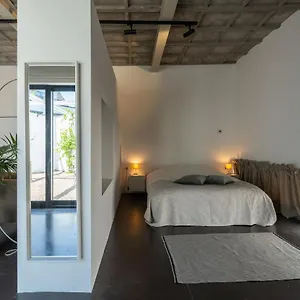 loft-van-90-m-met-grote-binnentuin.brusselshotelsbook.com/
