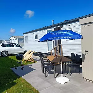 Caravan Aan Zee Arnani Camping