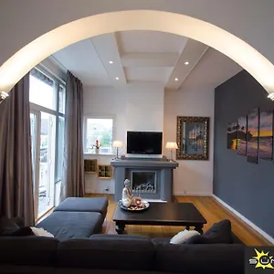 sunnybeach-luxury-apartment.zandvoort-hotels.com/